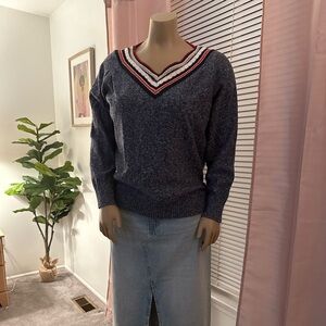 Tommy Hilfiger V-neck ladies sweater